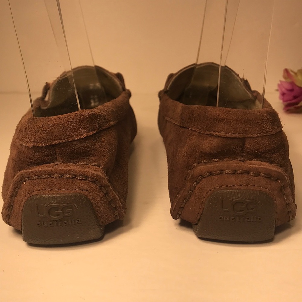 Ugg - Picture 3 of 5